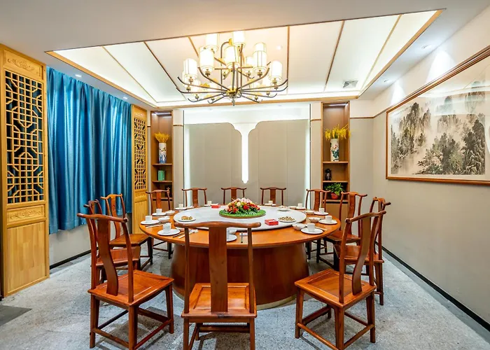 Waifiden Hotel -Former Tokai Hotel - Xiaobei Metro Station - During The Canton Fair, There Will Be Shuttle Buses For Transportation Back And Forth